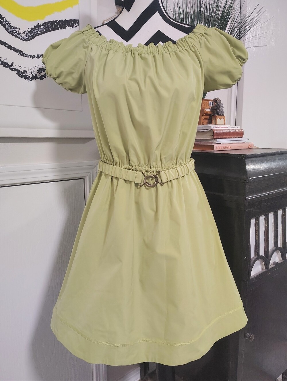 LDT $220 Off-Shoulder Green/Chartreuse Belted Dress Women's 4 Coastal Coquette